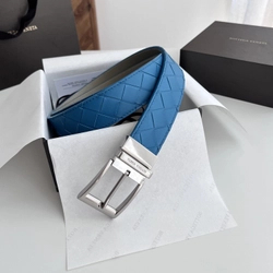 보테가 베네타 인트레치아토 레더 벨트 블루